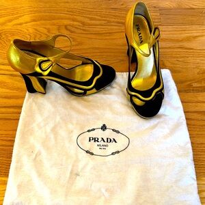 Prada heels barely word. Black and gold velvet black heel size 39 made in Italy